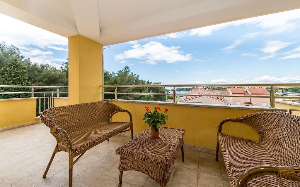 Vilola Bed & Breakfast Zambratija